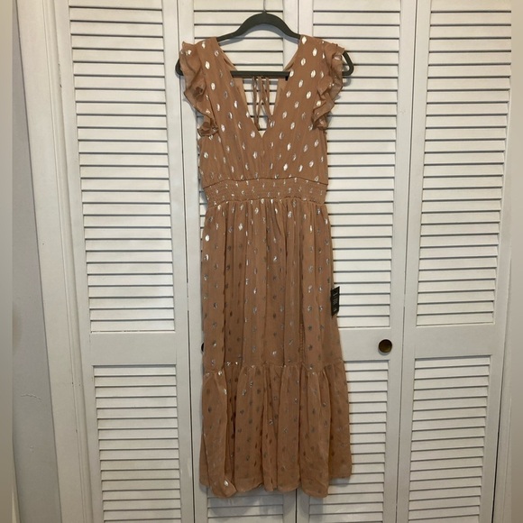 NWT Lulu’s Mauve And Sliver Ruffled Tiered Midi Dress Size Small - Picture 3 of 12